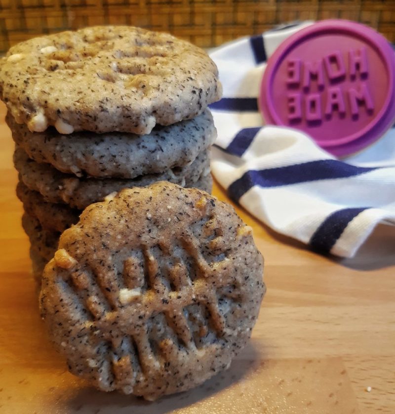 Biscotti al grano saraceno e gocce di cioccolato bianco