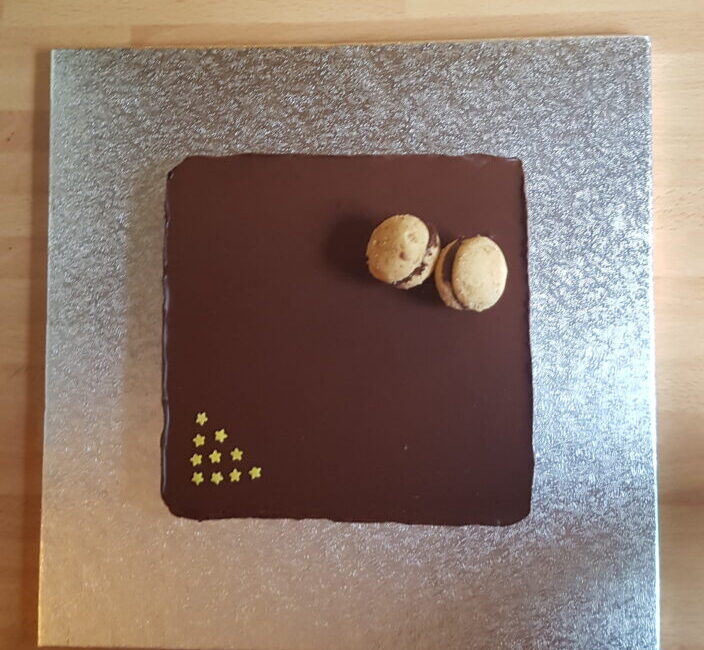 Torta al cioccolato e biscotti