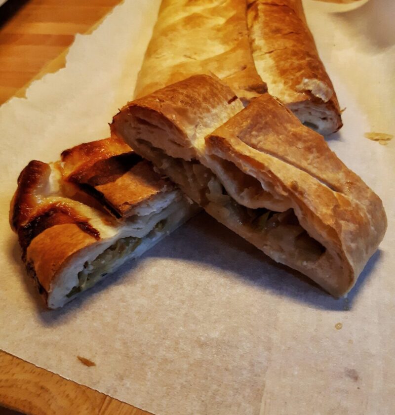 Strudel salato con indivia e miele